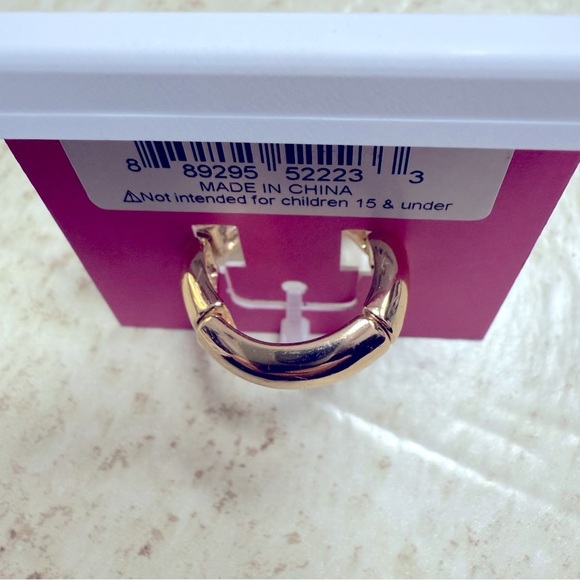 Betsey Johnson Rhinestone and Faux Pearl Heart Ring NEW - Picture 4 of 6